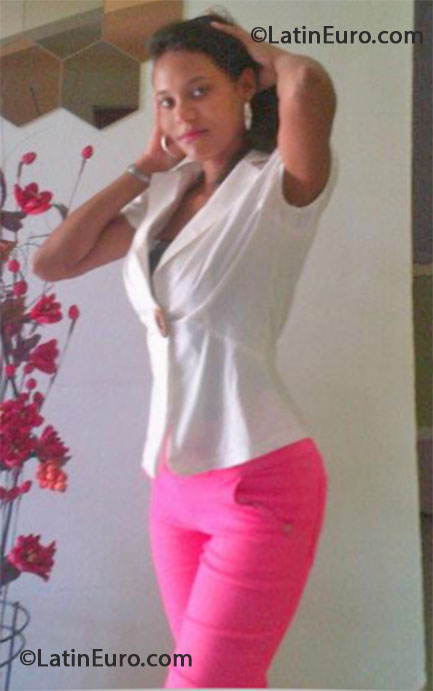 Date this fun Dominican Republic girl Baldimira from Santo Domingo DO16769