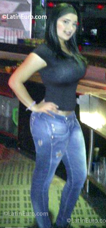 Date this sensual Colombia girl Maria kmila from Medellin CO13407