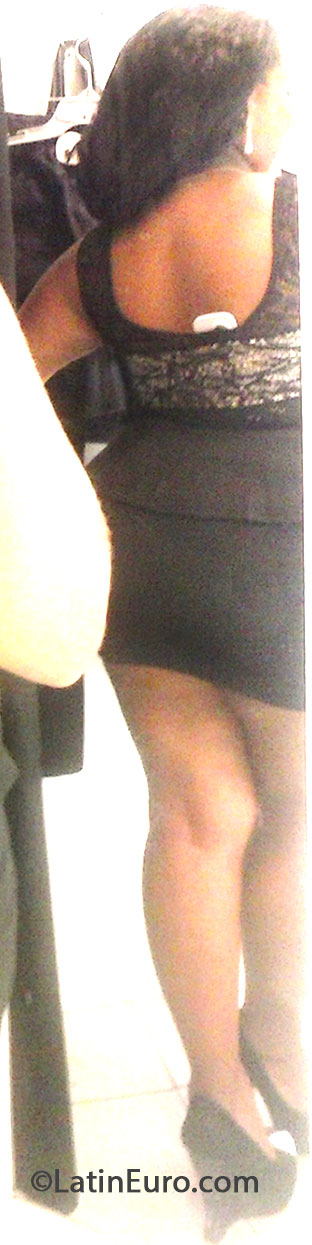 Date this attractive Brazil girl Evelyn from Rio De Janeiro BR7942