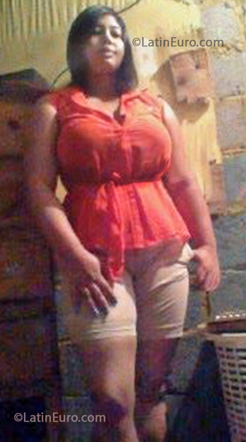 Date this voluptuous Dominican Republic girl Marlin from Santo Domingo DO16491