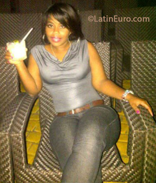 Date this foxy Dominican Republic girl Yocira from Santo Domingo DO16559