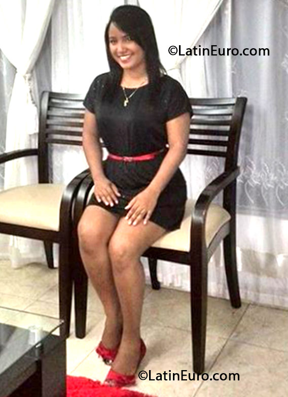 Date this athletic Colombia girl Yissel from Cartagena CO13461