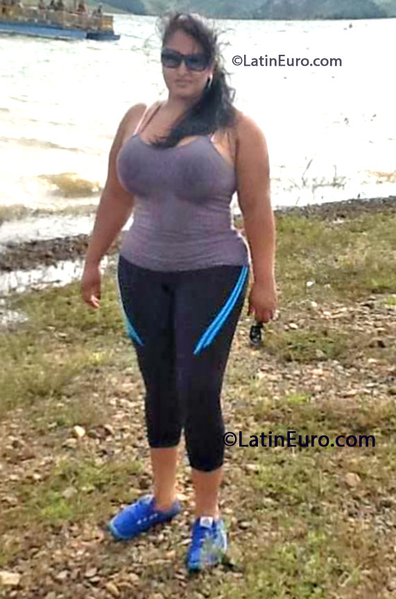 Date this young Colombia girl Alexandra from Cali CO13531