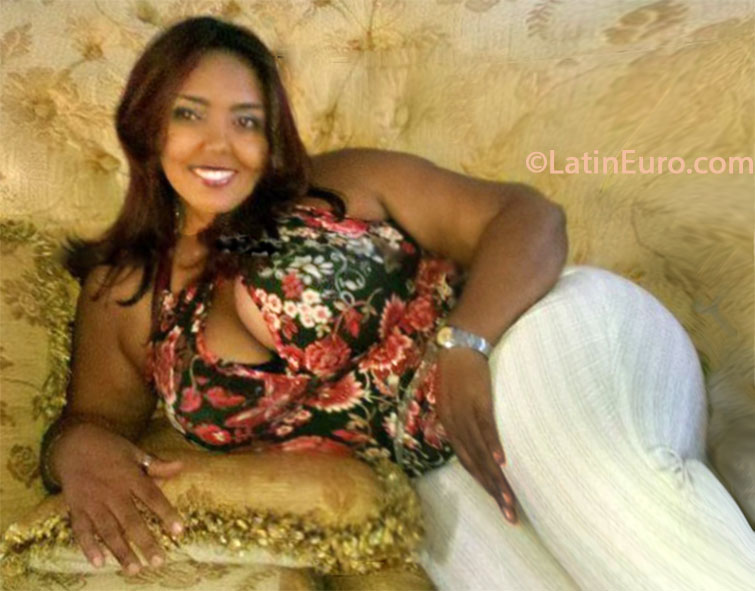 Date this tall Dominican Republic girl Maly from Santo Domingo DO16756