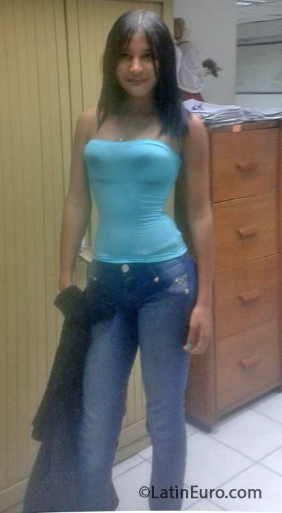 Date this nice looking Colombia girl Ilde from Valledupar CO13639