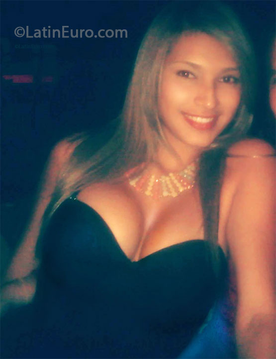 Date this georgeous Colombia girl Lorna from Barranquilla CO13641