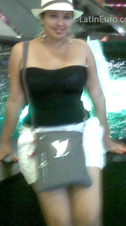 Date this young Colombia girl Marcela from Medellin CO13699