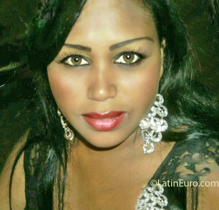 Date this lovely Colombia girl Dayana from Cali CO13853
