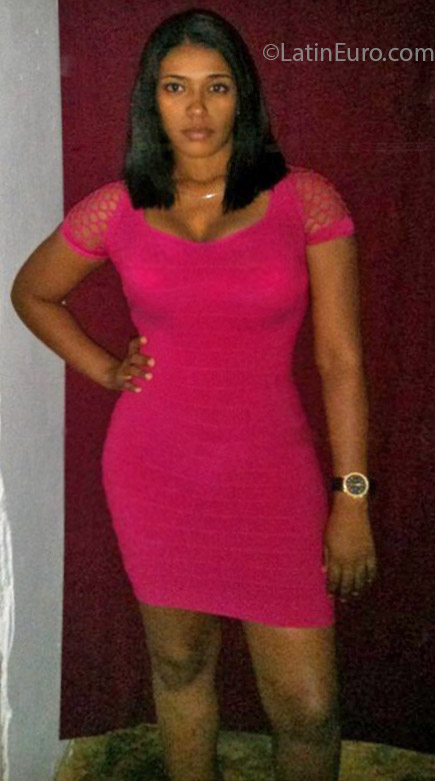 Date this good-looking Dominican Republic girl Yesther30 from Santo Domingo DO17058