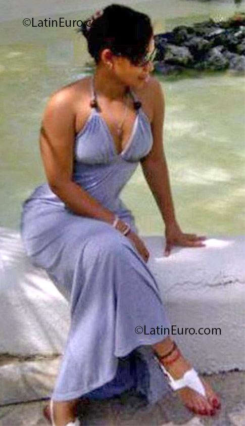Date this stunning Dominican Republic girl Luisa maria rod from Santiago DO17076
