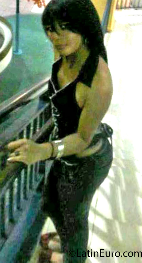 Date this athletic Dominican Republic girl Carmelina from Santo Domingo DO17070