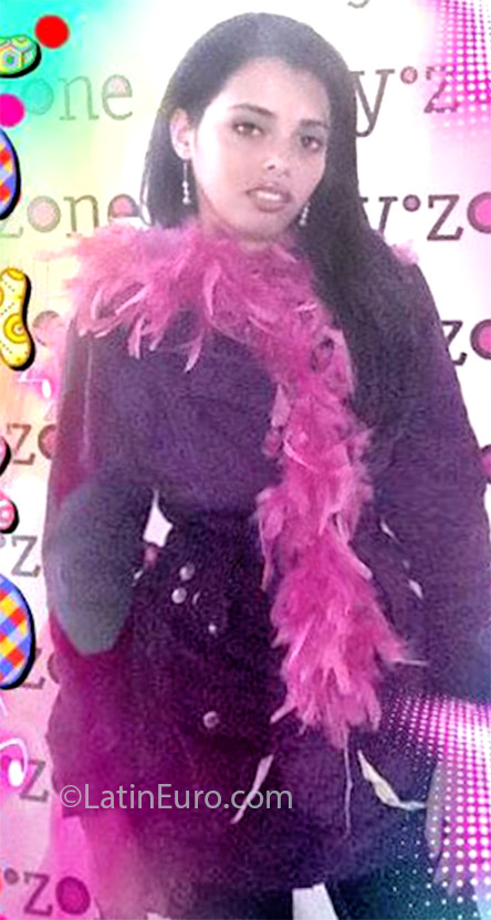 Date this happy Colombia girl Laura from Medellin CO13871