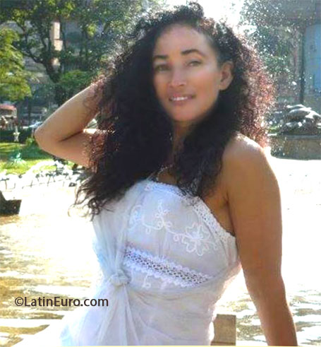 Date this hard body Colombia girl Luz Elena from Medellin CO14036