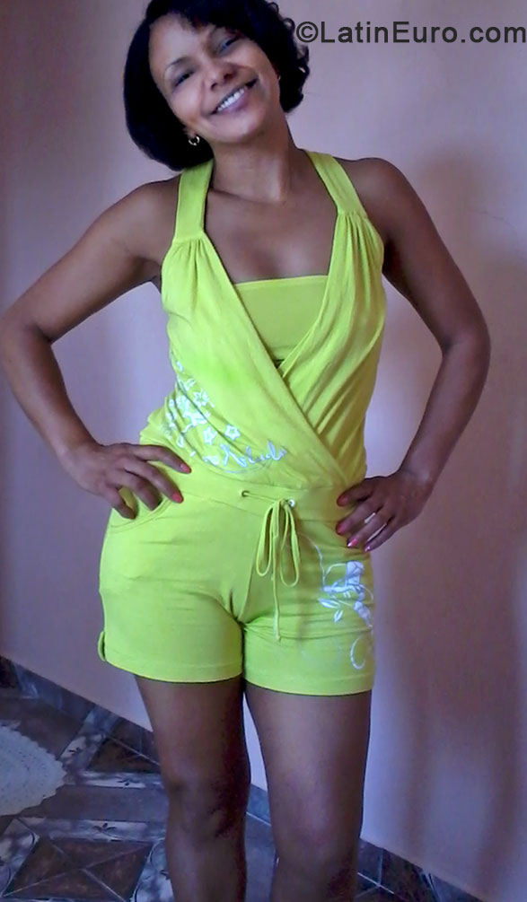 Date this sultry Brazil girl Ieda from Sao Paulo BR8157