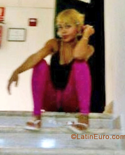 Date this good-looking Dominican Republic girl Yenny from Santo Domingo DO17510