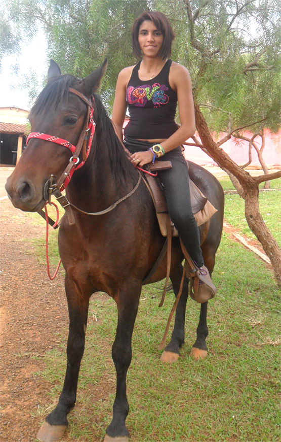 Date this nice looking Brazil girl Danili from Pontal BR8222