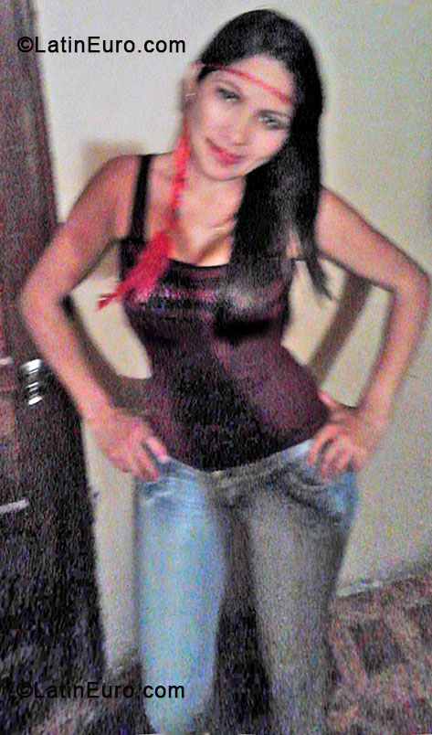 Date this charming Colombia girl Milena from Bogota CO14386