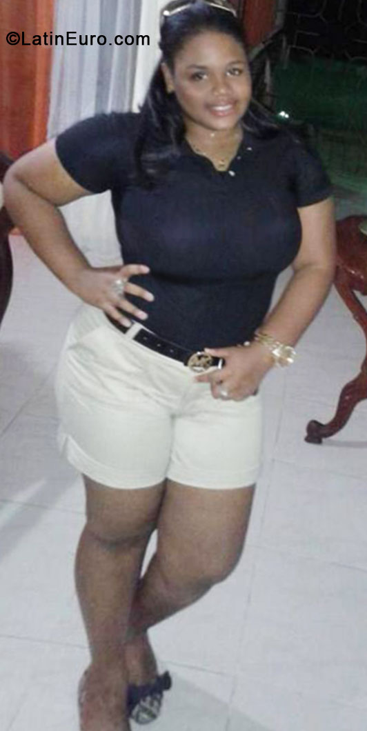 Date this funny Dominican Republic girl Wenifer from Santo Domingo DO17647