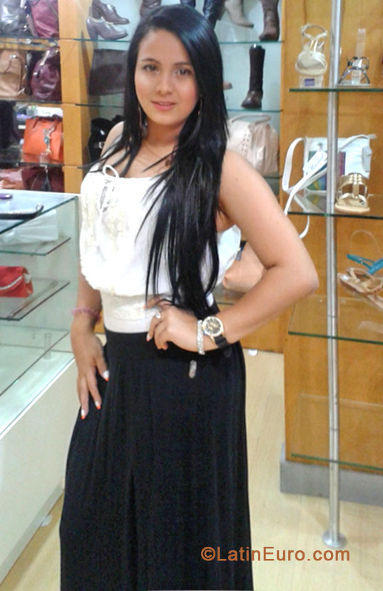 Date this gorgeous Colombia girl Isabel j from Medellin CO14391