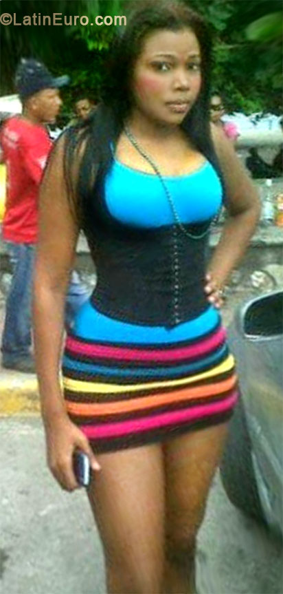 Date this attractive Dominican Republic girl Esmeralda from Santo Domingo DO17684