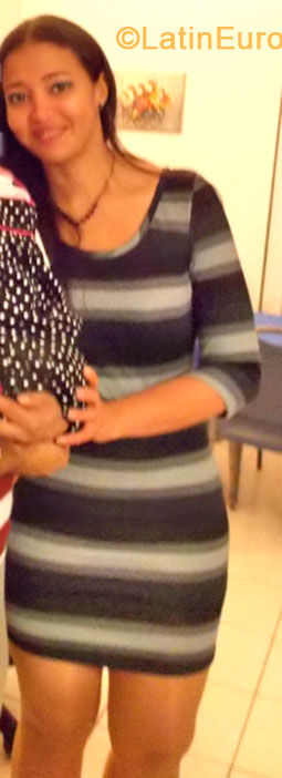 Date this tall United States girl Angelica from Miami US15816