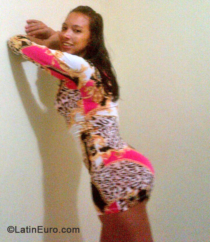 Date this beautiful Dominican Republic girl Luz m. from Santiago DO17735