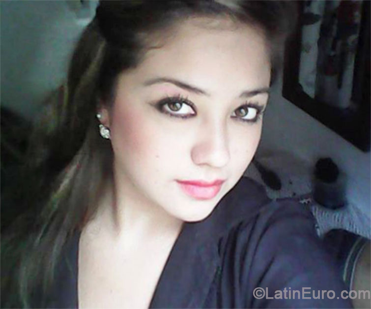 Date this fun Colombia girl Dania from Pereira CO14541