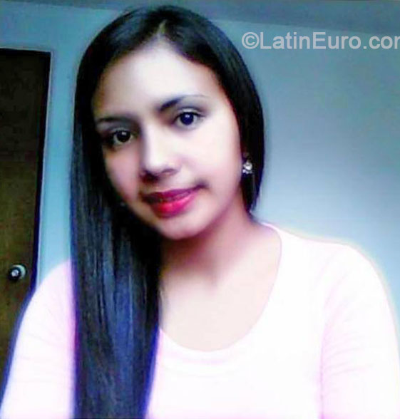 Date this georgeous Colombia girl Marlyn from Pamplona CO14544
