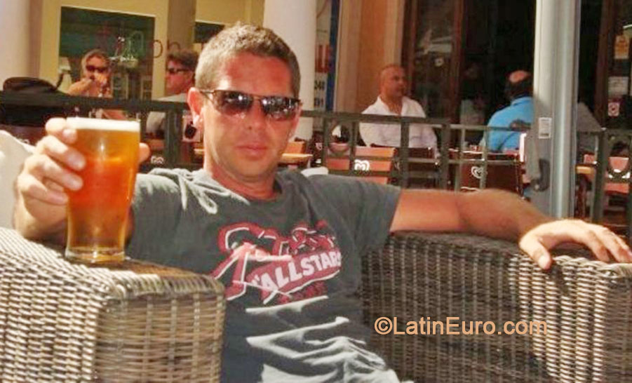 Date this sensual United Kingdom man Paul from St Austell GB732