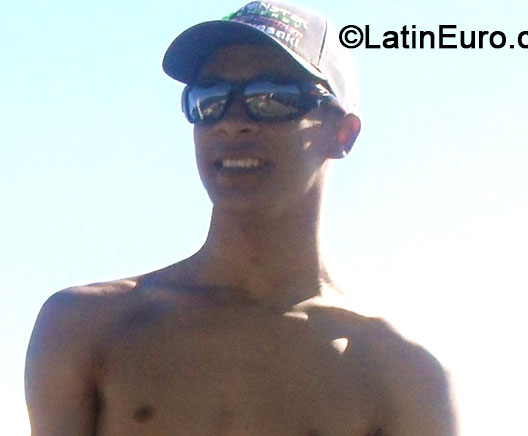 Date this foxy Brazil man Jonathan from Rio De Janeiro BR8336