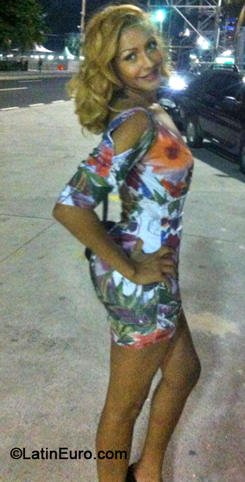 Date this pretty Brazil girl Sheila from Rio De Janeiro BR8339