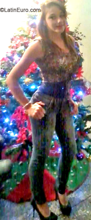 Date this athletic Venezuela girl Oriena from Caracas VE121