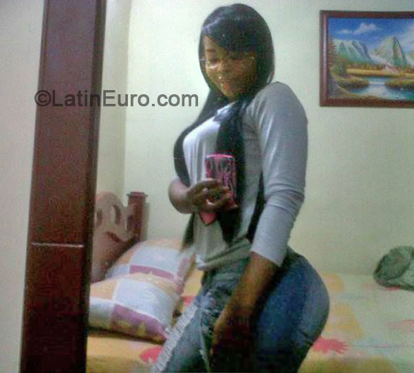 Date this nice looking Colombia girl Marisol from Cali CO25582