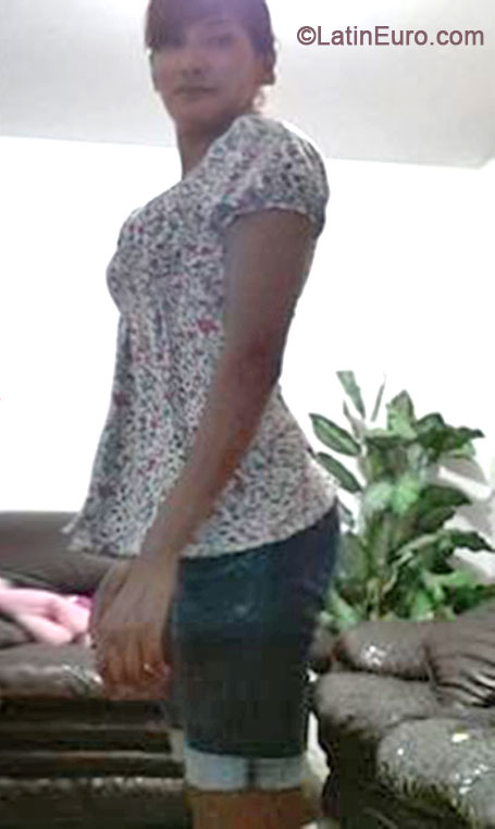 Date this pretty Peru girl Maria Teresa from Lima PE874