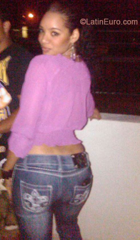 Date this fun Dominican Republic girl Yocasti from Santiago DO18053