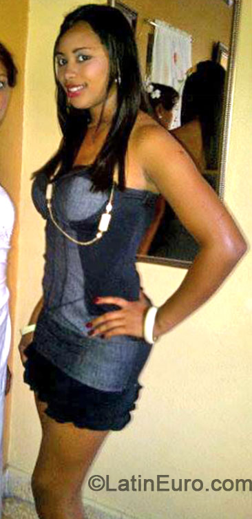 Date this good-looking Dominican Republic girl Fanny from Valverde DO19158