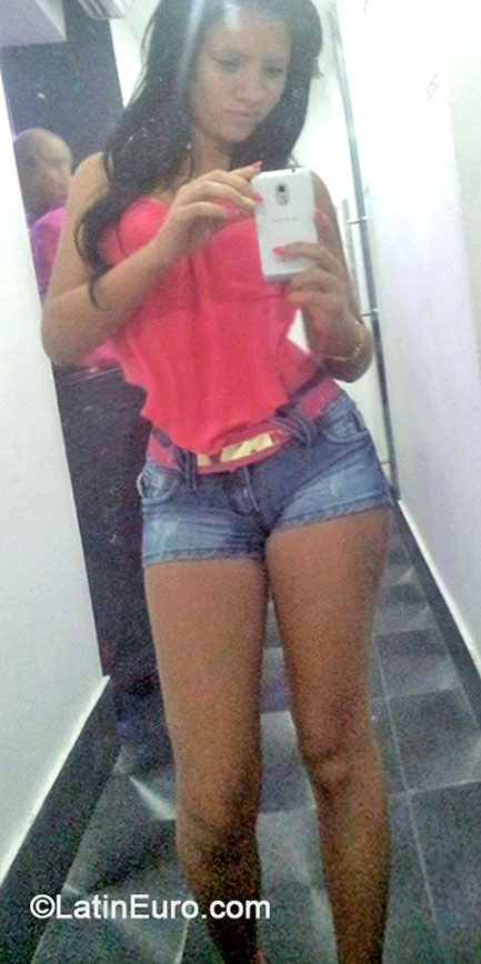 Date this voluptuous Dominican Republic girl Jatna from Santo Domingo DO18180