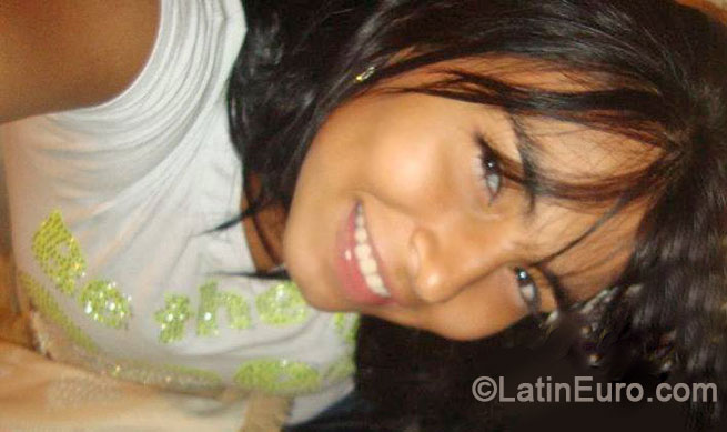 Date this good-looking Colombia girl Monica from Cali CO14691