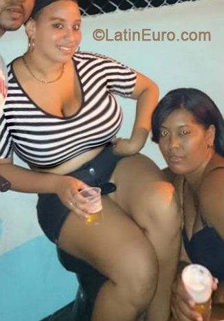 Date this voluptuous Dominican Republic girl Cristina from Sosua DO18201