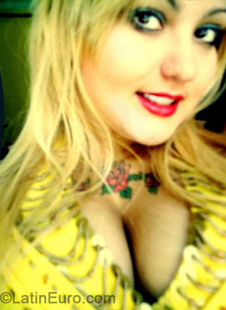 Date this funny Brazil girl Rafaela from Catalao BR8472