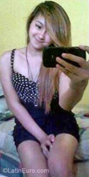 Date this hot Philippines girl Geronia from Tarlac PH608