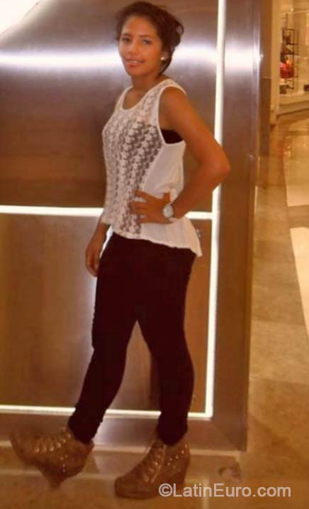 Date this funny Colombia girl Alexandra from Bucaramanga CO14833