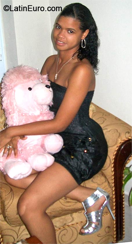 Date this tall Dominican Republic girl Josnairy from Santo Domingo DO18440