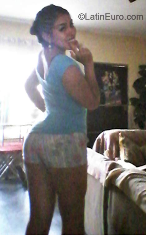 Date this foxy Peru girl Kiara from Lima PE911