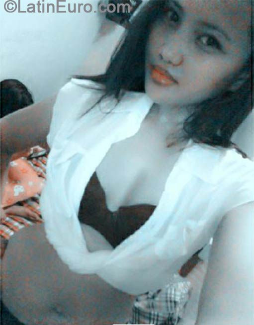 Date this sultry Philippines girl Leonor from Cagayan De Oro City PH615
