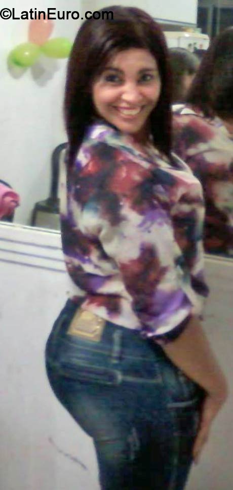 Date this athletic Brazil girl Sidnia from Belo Horizonte BR8623