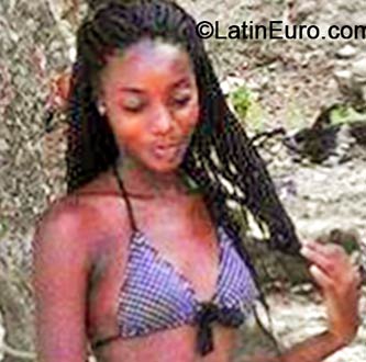 Date this lovely Jamaica girl Jhanele from Port Antonio JM1569