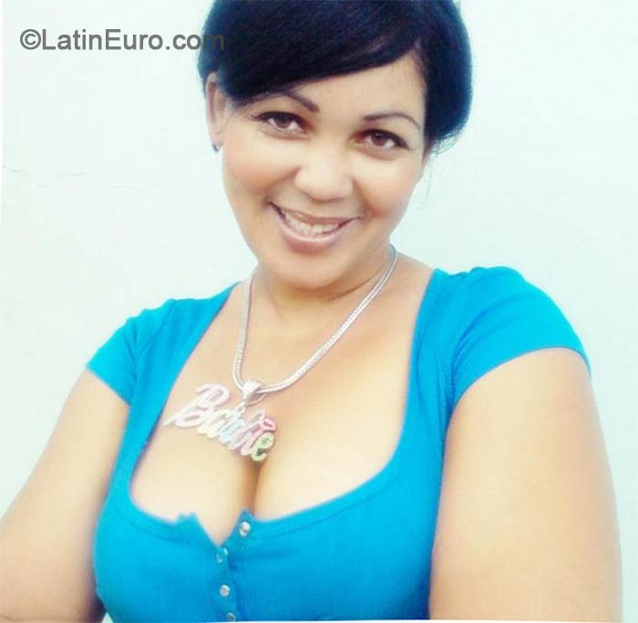 Date this pretty Dominican Republic girl Kilci from Santo Domingo DO18511