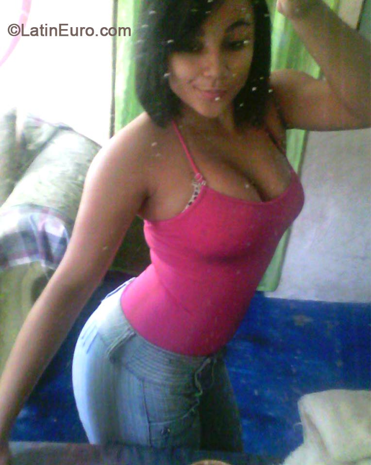 Date this tall Dominican Republic girl Modelisa from Santo Domingo DO18770