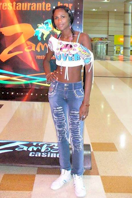Date this fun Colombia girl Kelly from Cali CO14933